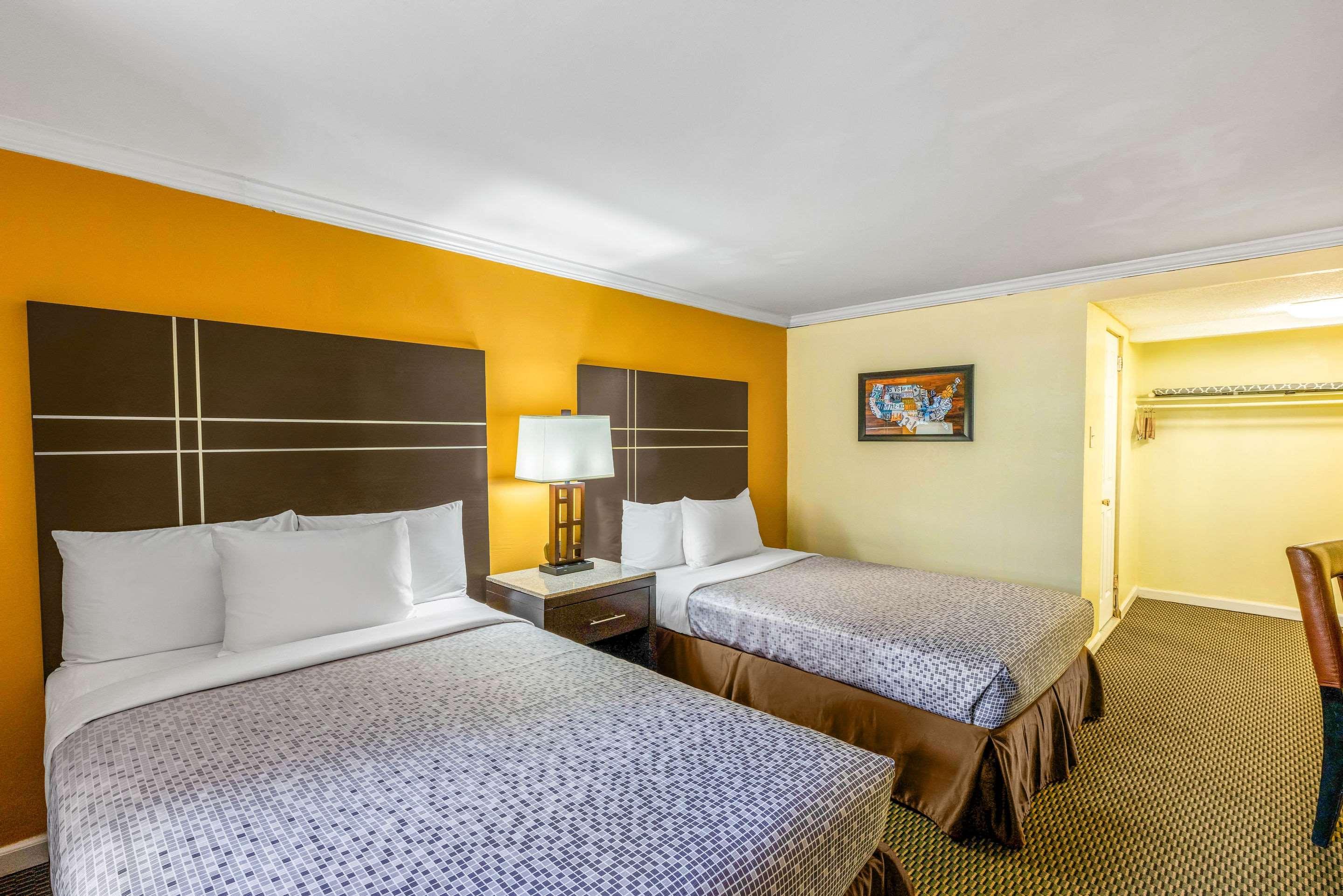 Lodge Econo And Boardwalk *