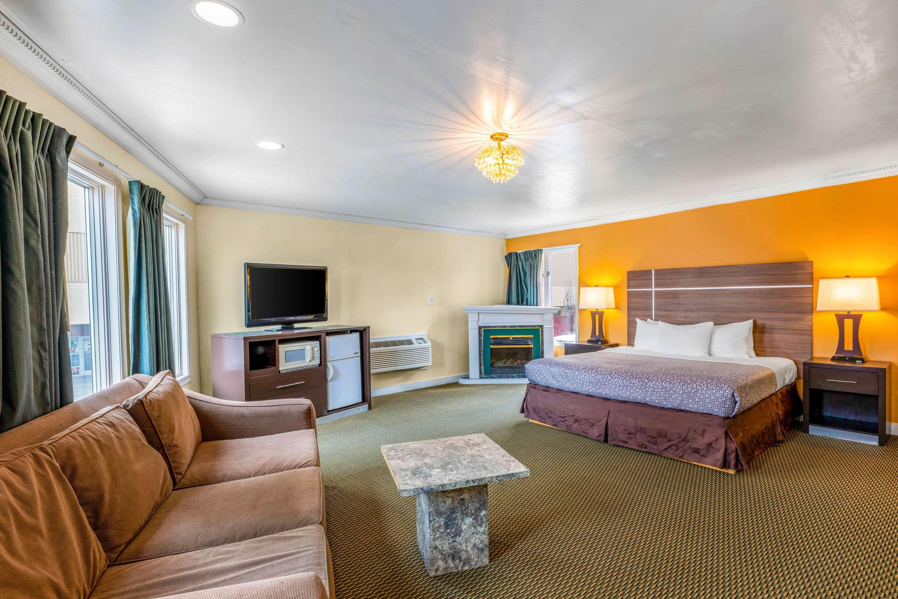 Econo And Boardwalk Lodge Atlantic City