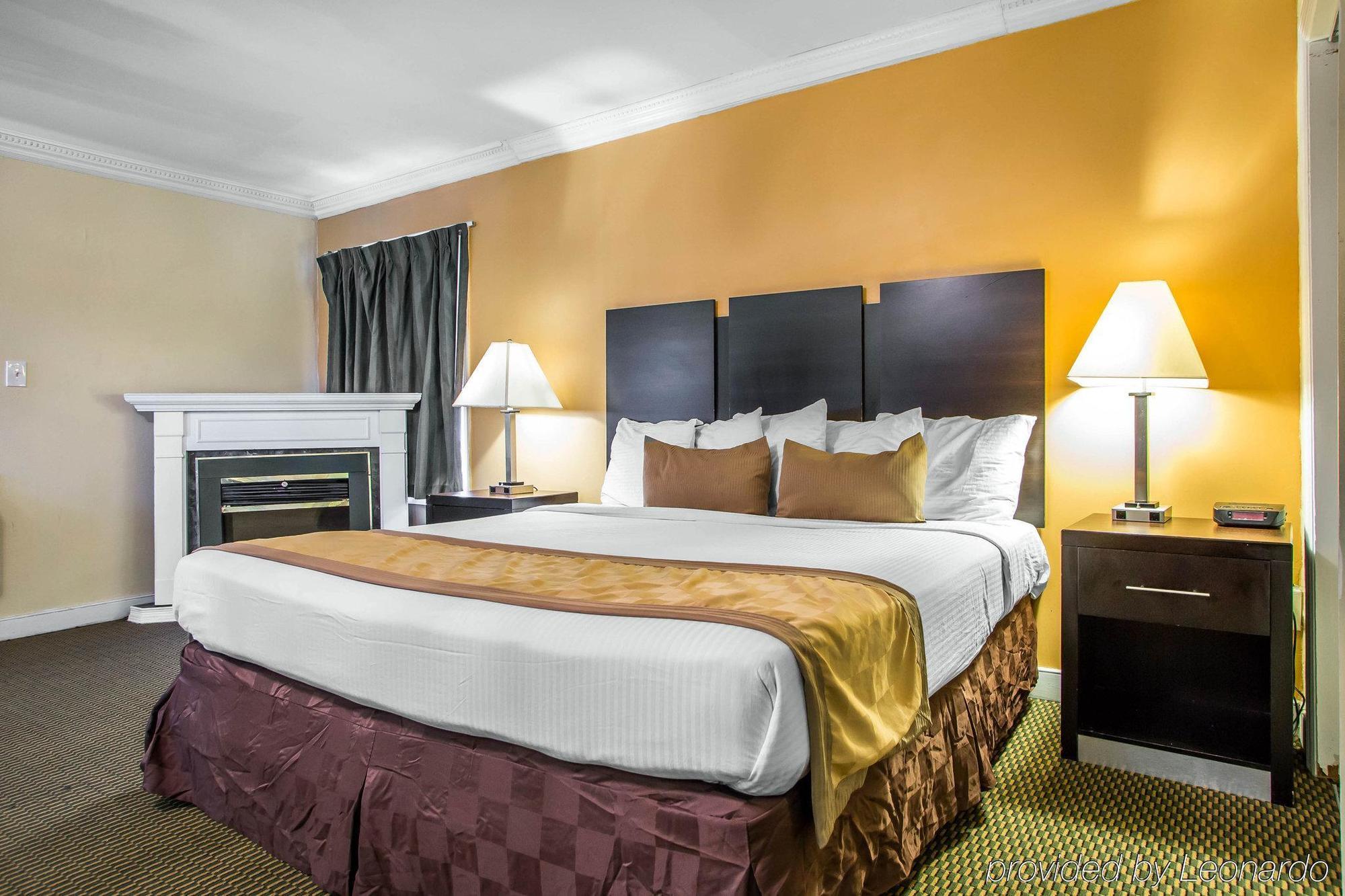 Econo And Boardwalk Lodge