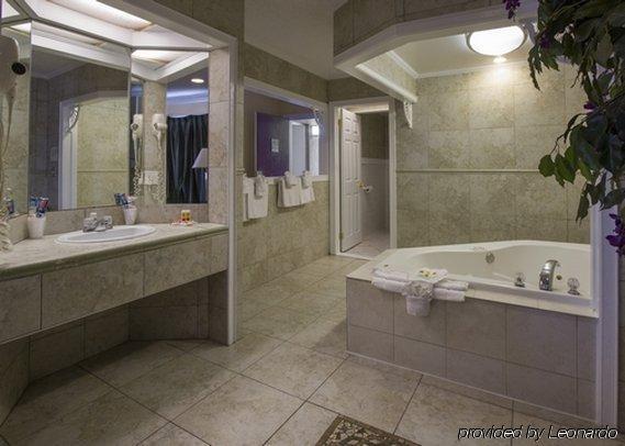 Econo And Boardwalk Lodge *