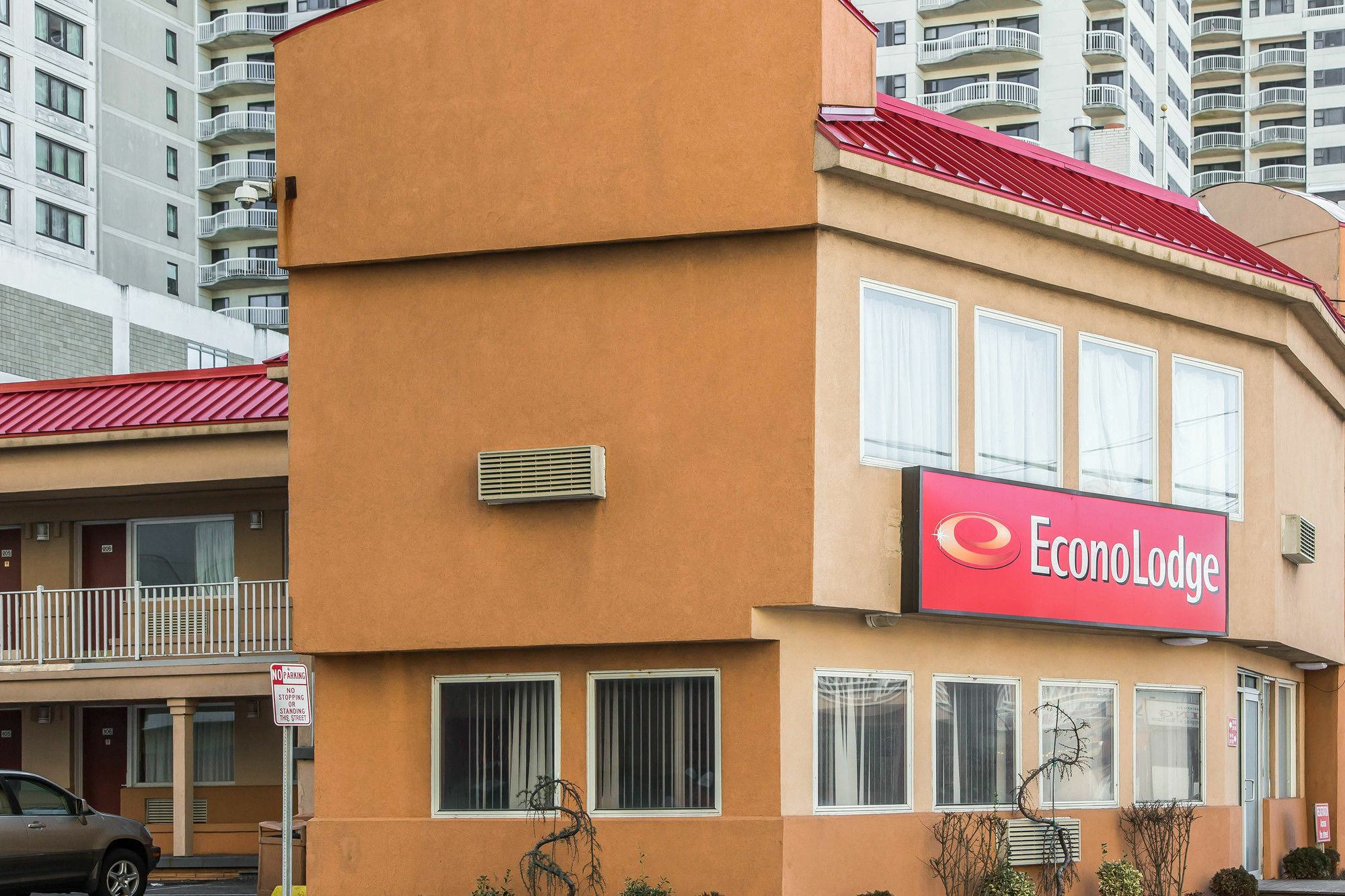 Econo And Boardwalk Lodge